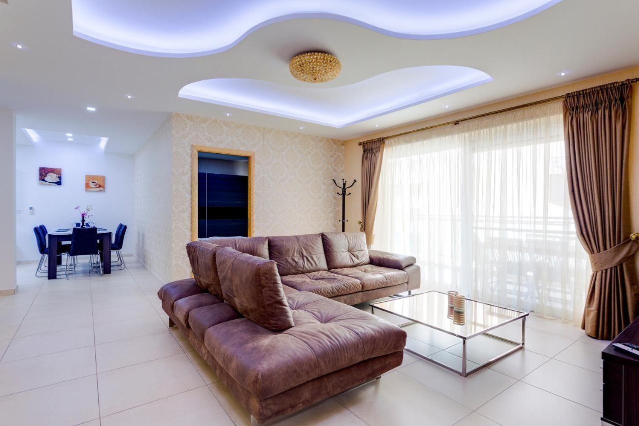 Luxury Apt W/ Side Seaviews And Pool, Top Location Sliema Exteriér fotografie