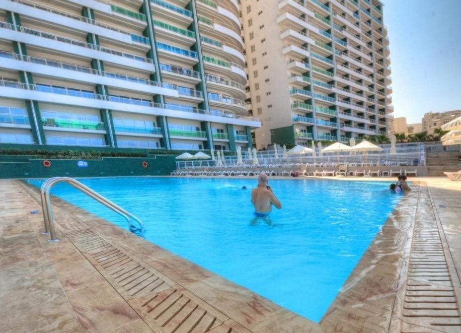 Luxury Apt W/ Side Seaviews And Pool, Top Location Sliema Exteriér fotografie